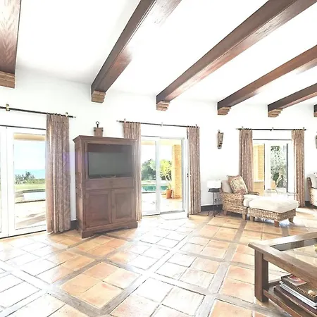 Casa 10 Holiday home